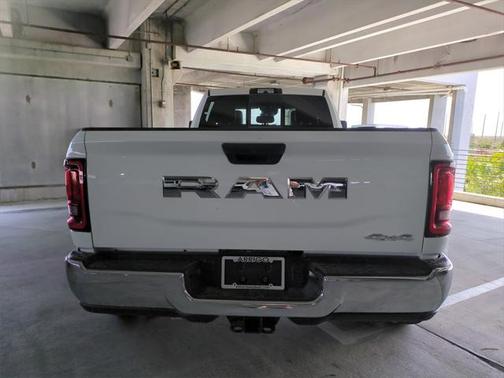 2025 RAM 3500 Tradesman Crew Cab 4x4 8' Box