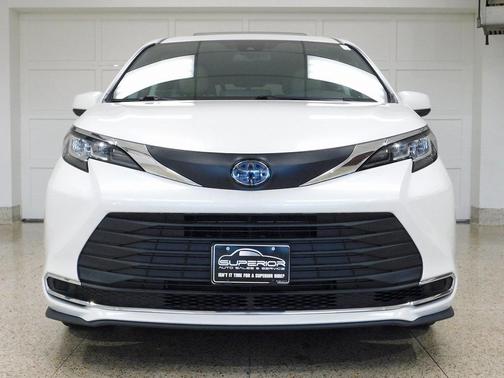 2021 Toyota Sienna XLE 7 Passenger