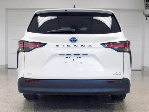 2021 Toyota Sienna XLE 7 Passenger