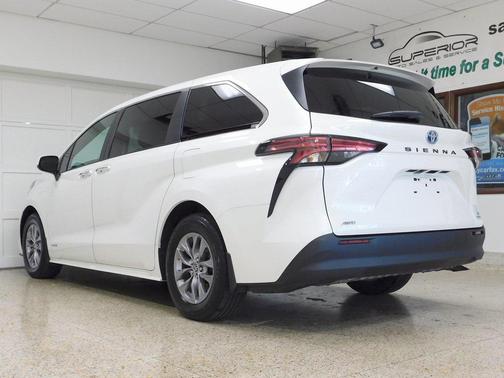 2021 Toyota Sienna XLE 7 Passenger