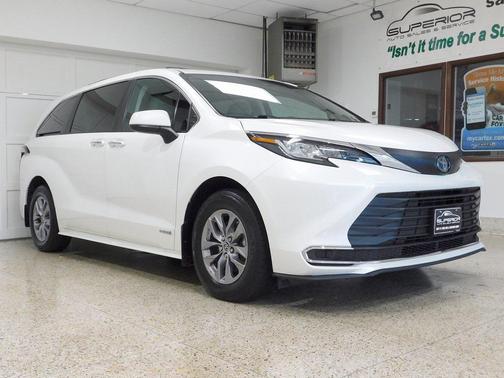 2021 Toyota Sienna XLE 7 Passenger