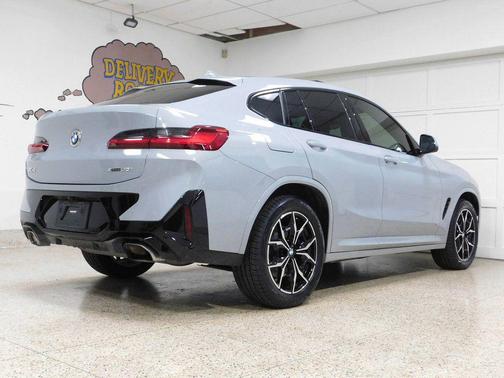 2023 BMW X4 xDrive30i