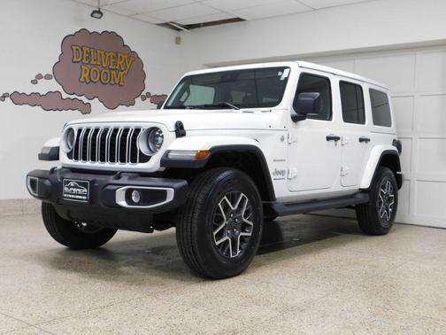 Bright White Clearcoat 2024 Jeep Wrangler 4-Door Sahara