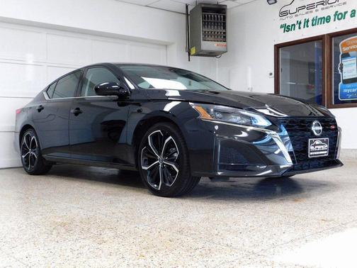 2023 Nissan Altima SR FWD