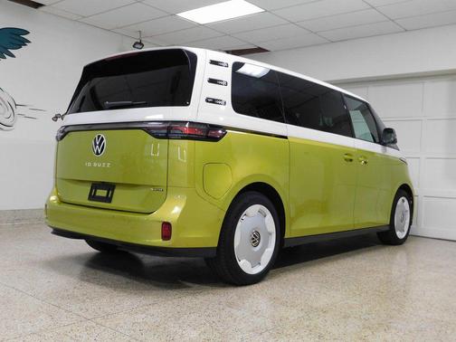 2025 Volkswagen ID. Buzz 1st Edition with 4MOTION