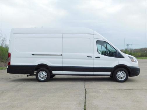 2022 Ford Transit-250 Base
