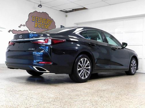 2022 Lexus ES 350 Base