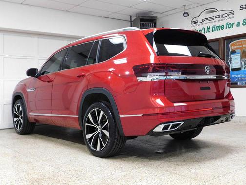 Aurora Red Metallic 2024 Volkswagen Atlas 2.0T SEL Premium R-Line 4MOTION