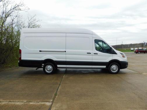2022 Ford Transit-250 Base
