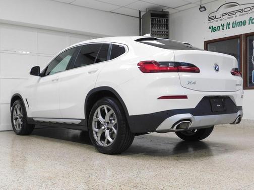 2023 BMW X4 xDrive30i