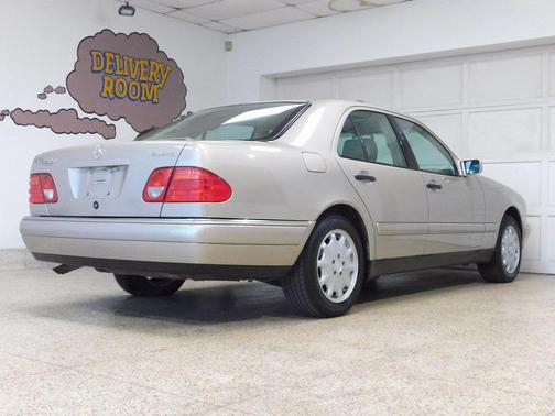 1999 Mercedes-Benz E-Class AWD