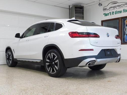2022 BMW X4 xDrive30i