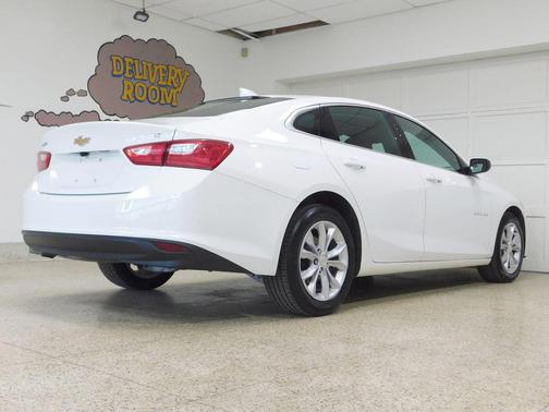 Summit White 2023 Chevrolet Malibu 1LT