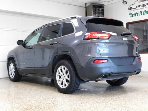 Crystal Metallic 2016 Jeep Cherokee Latitude