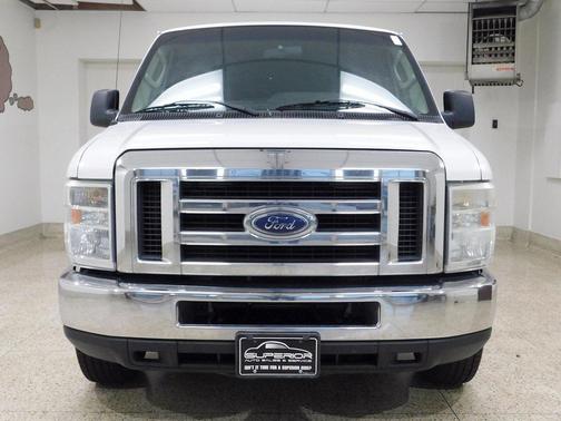 2009 Ford E350 Super Duty XLT