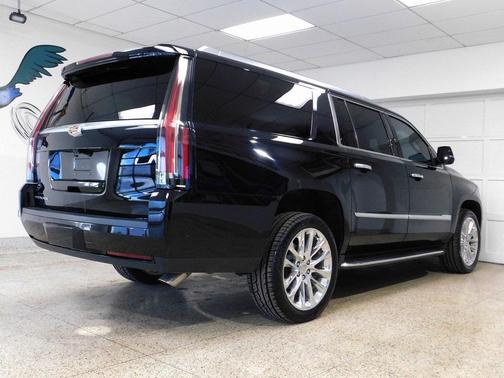 2019 Cadillac Escalade ESV Luxury
