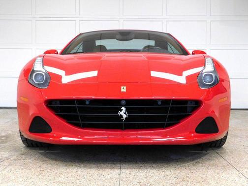 2016 Ferrari California T