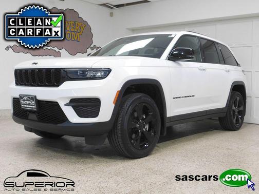 Bright White Clearcoat 2023 Jeep Grand Cherokee Altitude