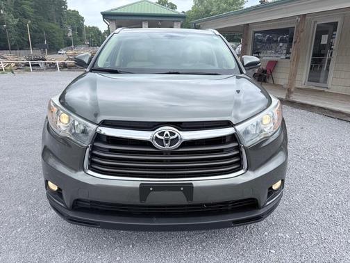 Gray 2016 Toyota Highlander XLE