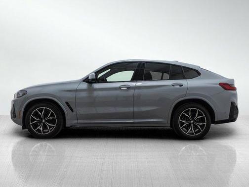2025 BMW X4 xDrive30i