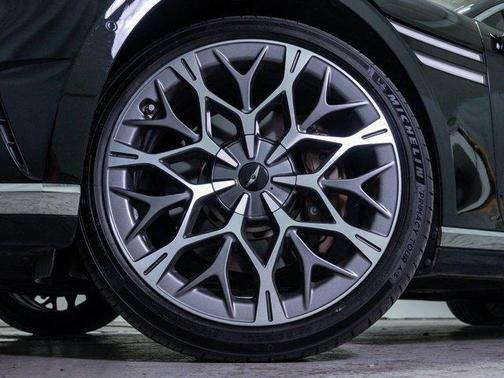 Black 2023 Genesis G90 3.5T e-SC