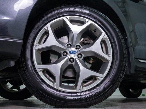 Dark Gray Metallic 2018 Subaru Forester 2.5i Touring