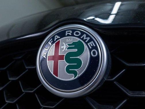 2017 Alfa Romeo Giulia Ti