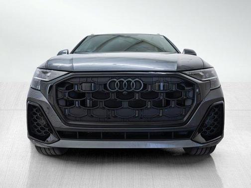 Daytona Gray Pearl Effect 2025 Audi Q8 Premium Plus