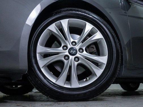 2011 Hyundai SONATA Limited