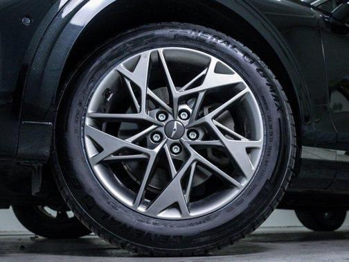 2022 Genesis GV70 2.5T