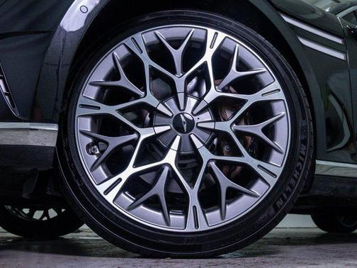 Vik Black 2023 Genesis G90 3.5T e-SC