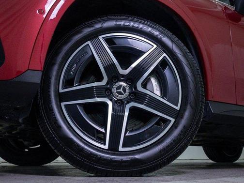 MANUFAKTUR Patagonia Red Metallic 2025 Mercedes-Benz GLC 300 Base 4MATIC