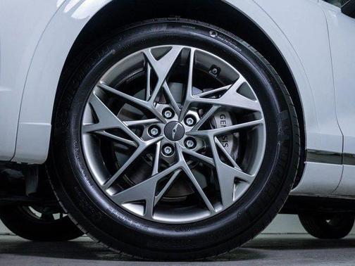 2025 Genesis GV70 2.5T