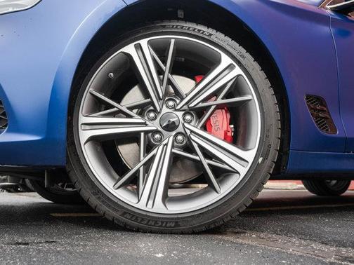 2025 Genesis G70 3.3T Sport Prestige