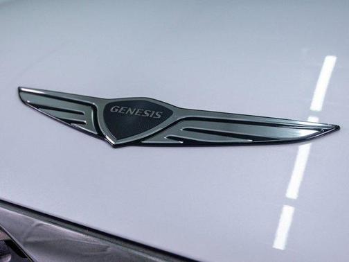 Uyuni White 2023 Genesis G90 3.5T