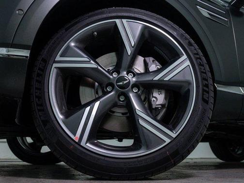 Green Matte 2026 Genesis GV80 3.5T Prestige