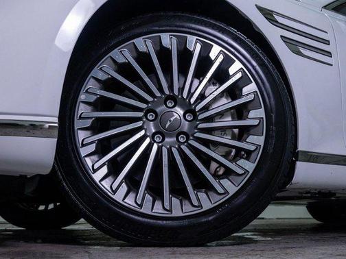 Uyuni White 2024 Genesis Electrified G80 Advanced