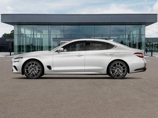 Uyuni White 2026 Genesis G70 2.5T Prestige