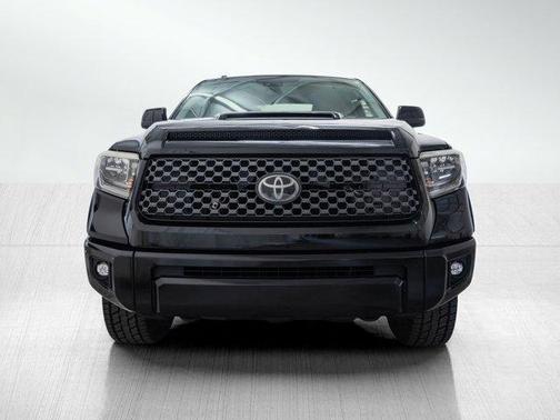 Midnight Black Metallic 2018 Toyota Tundra SR5