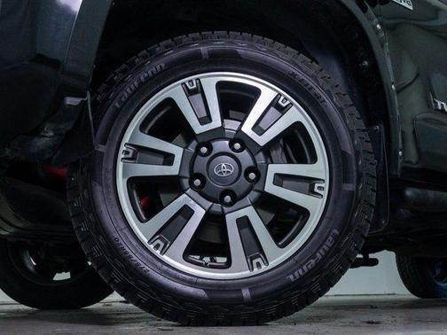 Midnight Black Metallic 2018 Toyota Tundra SR5