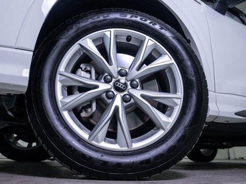 2024 Audi Q3 45 S line Premium