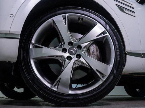 White 2023 Genesis GV80 3.5T