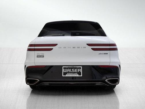 Uyuni White 2026 Genesis GV70 3.5T Sport Prestige