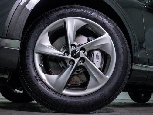 Makalu Gray 2026 Genesis GV70