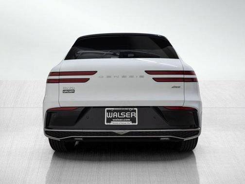 Uyuni White 2026 Genesis GV70 2.5T