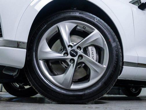 Uyuni White 2026 Genesis GV70 2.5T