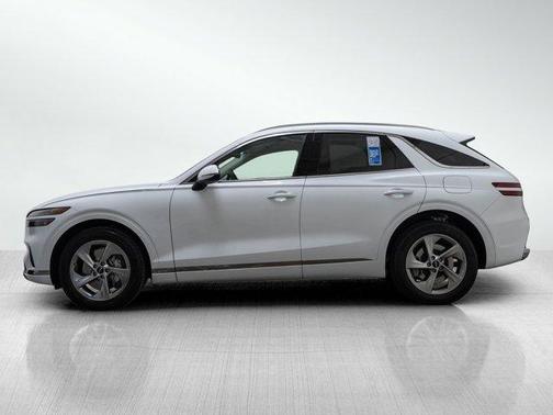 Uyuni White 2026 Genesis GV70 2.5T