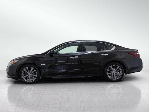 Black 2018 Nissan Altima 2.5 SR