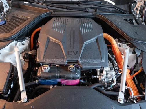 2024 Genesis Electrified G80 Advanced