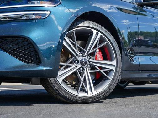 2025 Genesis G70 2.5T